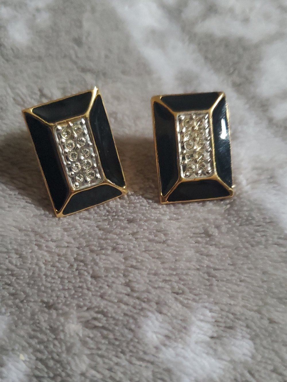 Vintage BUTLER 80's  Signed Black and Gold Rectangular Stud Earrings GUC